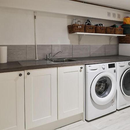 Coombers Mead Cottage Тетбері Екстер'єр фото