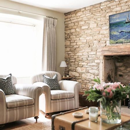 Coombers Mead Cottage Тетбері Екстер'єр фото