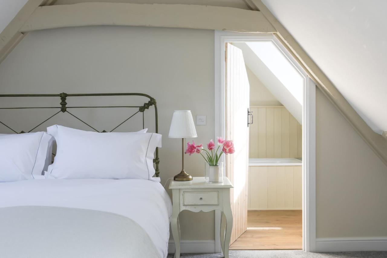 Coombers Mead Cottage Тетбері Екстер'єр фото