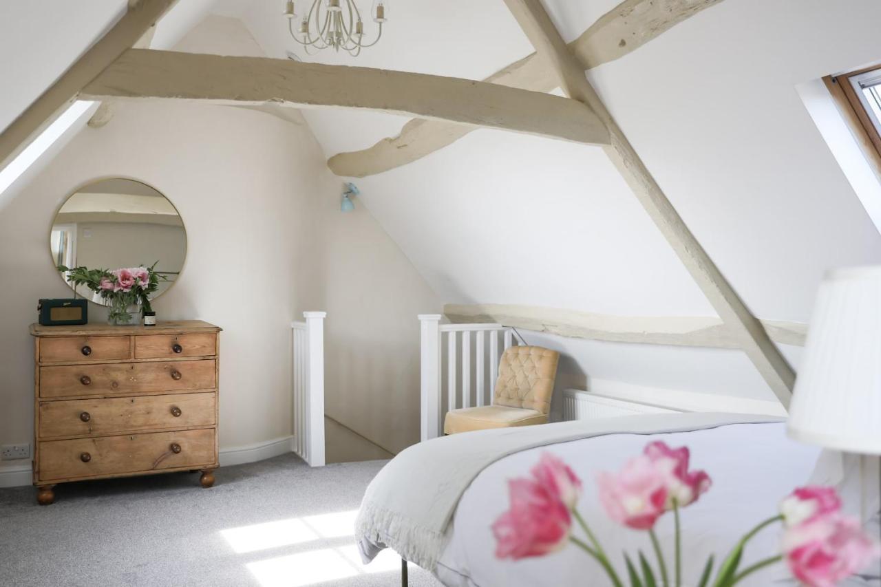 Coombers Mead Cottage Тетбері Екстер'єр фото