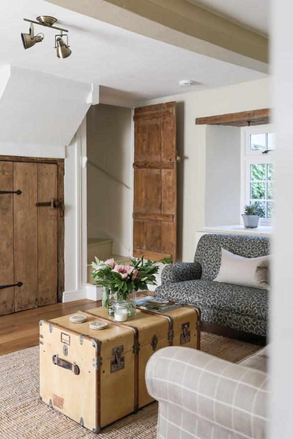 Coombers Mead Cottage Тетбері Екстер'єр фото