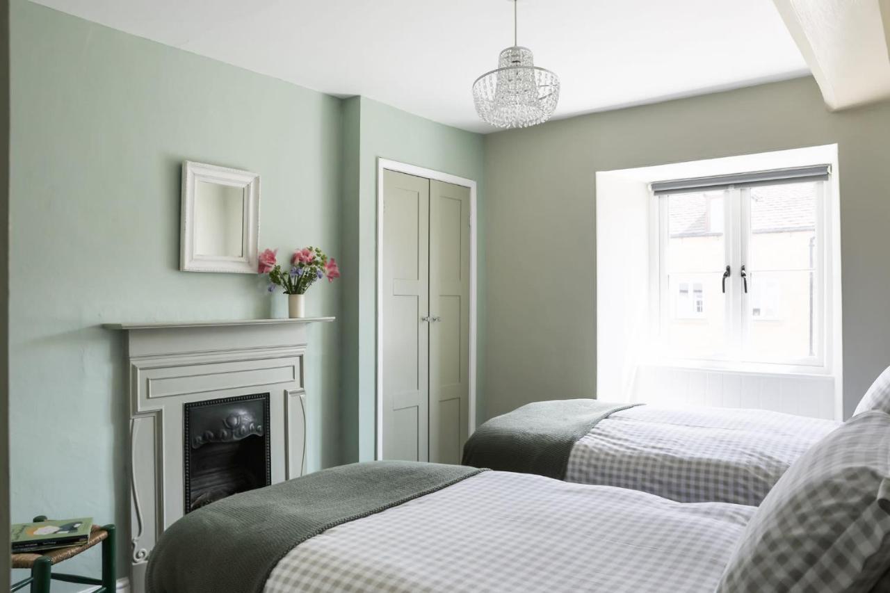 Coombers Mead Cottage Тетбері Екстер'єр фото