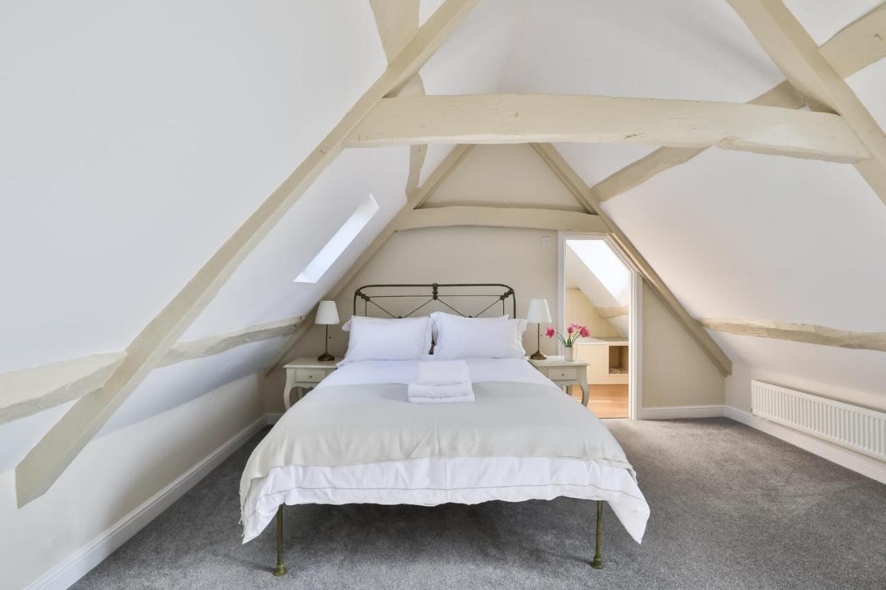 Coombers Mead Cottage Тетбері Екстер'єр фото