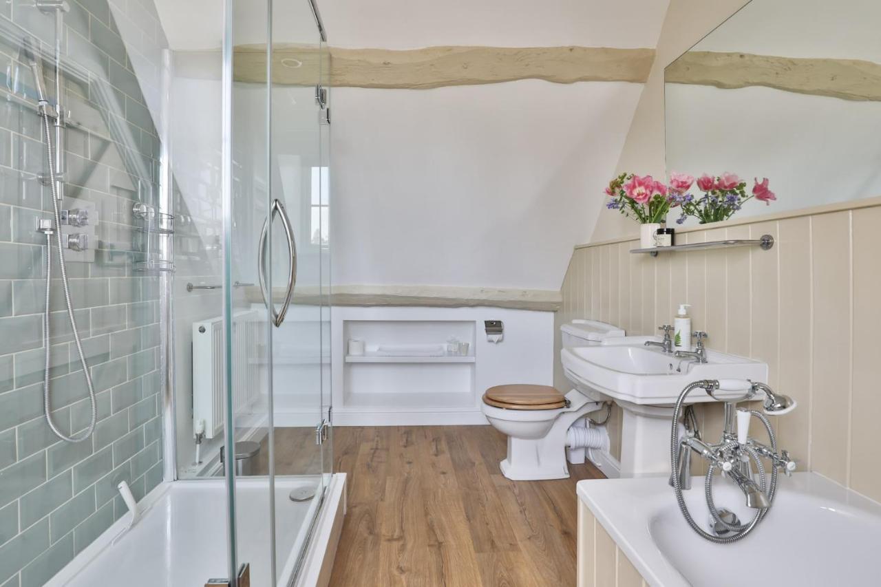 Coombers Mead Cottage Тетбері Екстер'єр фото
